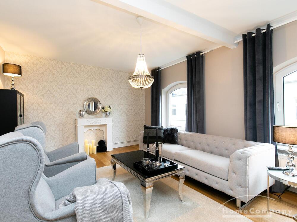 Townhouse chic in city centre - furnished business flat