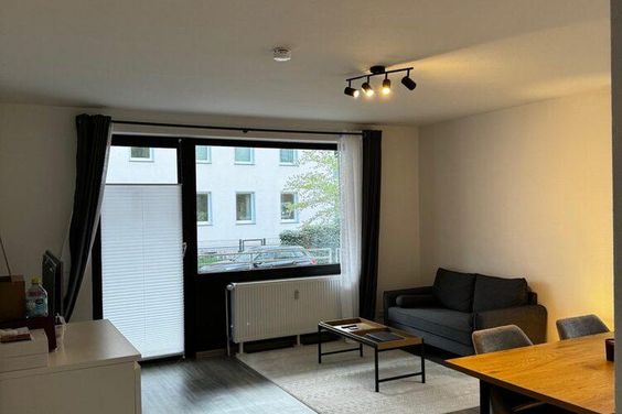 Sehr schöne 2 Zi.Whg. mit Balkon in der Nähe des Prinzen-Parks.