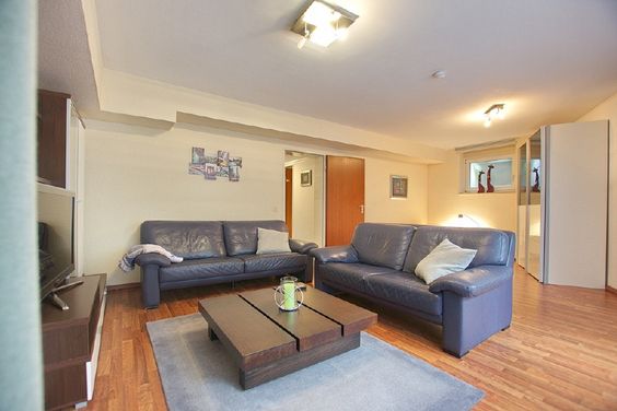 Einliegerwohnung mit eigenem Eingang in ruhiger Lage, gute Infrastruktur. Hotelalternative für Berufspendler.