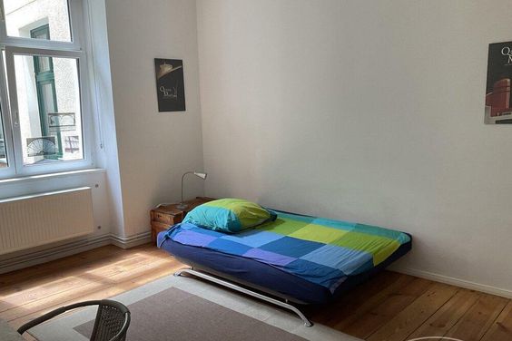 Helle 1-Zimmer-Wohnung in Berlin Schöneberg, möbliert