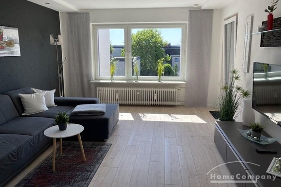 Sehr schöne 3 Zi.-Whg., möbliert. Mit Balkon.