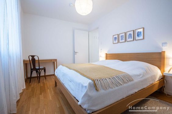 Modern und hochwertig möblierte 2-Zimmer-Wohnung mit Balkon