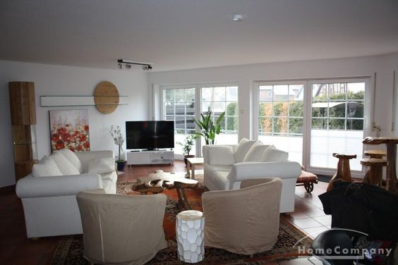 Großes Haus, möbliert, 6 Zimmer, geeignet für bis zu 8 Personen.