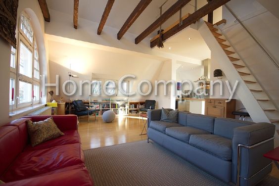 Your dream home in Rüttenscheid: Maisonette with roof terrace in pre-WWII art nouveau building