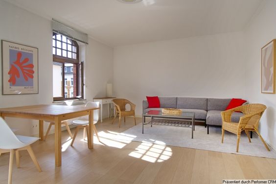 Sehr helle, schön möblierte 2-Zimmerwohnung mit Internetzugang im Stadtteil Pempelfort
