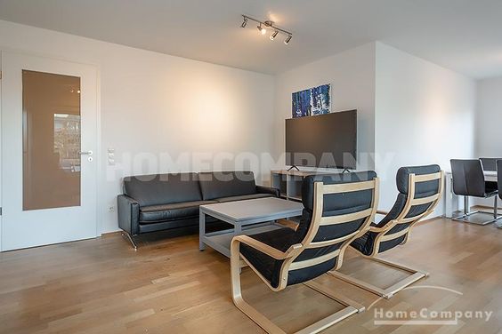 Modern möblierte 4-Zimmer-Neubauwohnung mit Balkon