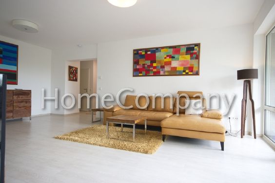 Stylish, bright apartment in Essen’s Bredeney district, with balcony and woodland view plus internet access and optional underground parking space with wallbox