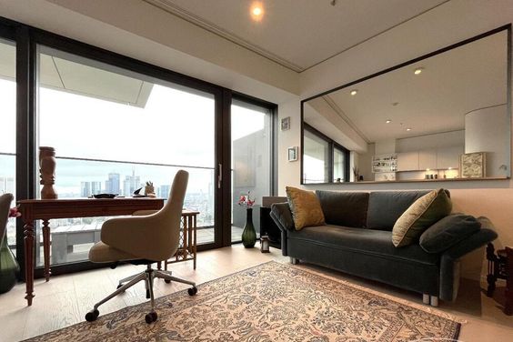 Bockenheim(8072246)Möbliertes 2-Zimmerpartment mit tollem Skyline-Panorama