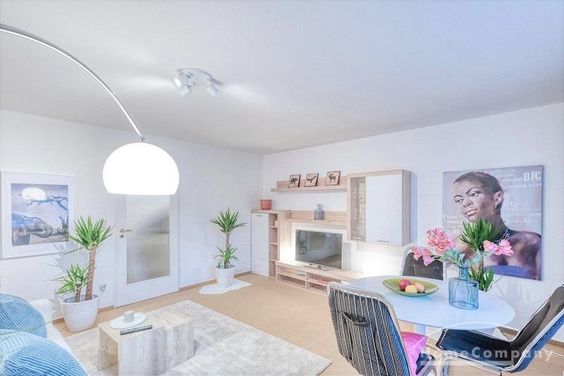 ***Sehr schöne möblierte 2,5-Zimmer-Wohnung mit Balkon in Schwabing