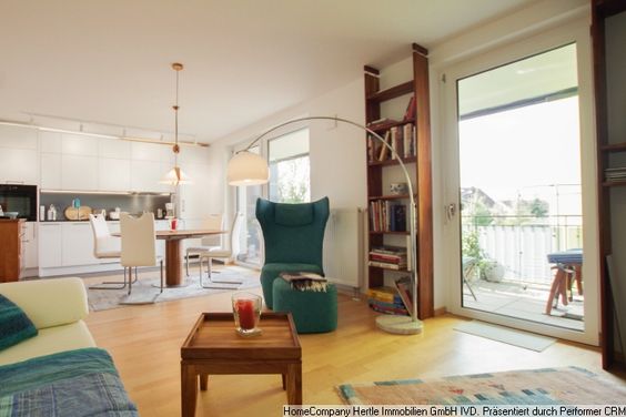 Exklusiv und hochwertig möbliert im Neubau mit großem West-Balkon sowie Garagenstellplatz für 3-12 Monate in Freiburg-Weingarten