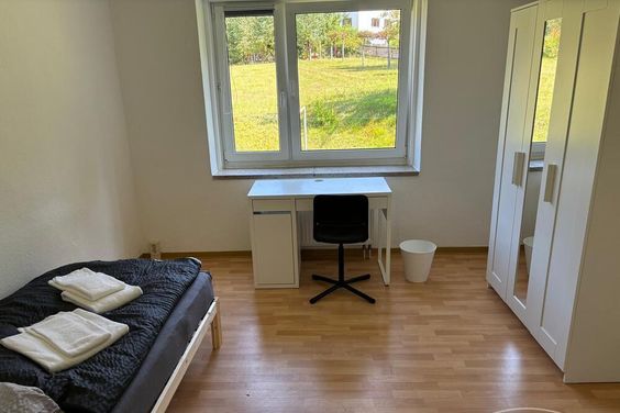 Möbliert/Furnished Zimmer in einer 3-Personen WG/share apartment in Bad Elster Nähe Medfachschule