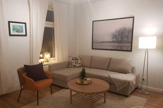 Moderne Wohnung im 1. OG mit Balkon