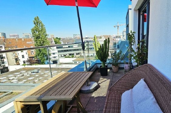 Homely apartment with lift, roof terrace and underground parking in the Unterbilk area of Düsseldorf