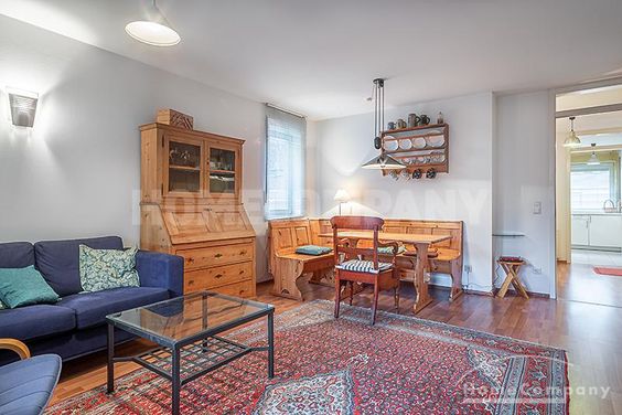 ***Gemütlich möblierte 3-Zimmer-Wohnung mit Süd-Terrasse und kleinem Garten in der Parkstadt-Schwabing.