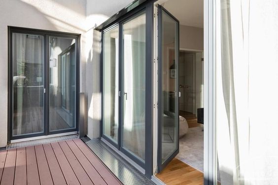 Möbliert/Furnished Exklusive 3-Zimmer Wohnung in Leipzig-Gohlis mit Balkon max. 4 Personen