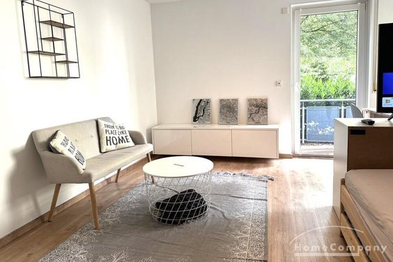 Möbliert/Furnished 1-Zimmer Apartment mit Balkon in Dresden-Striesen 2 Personen