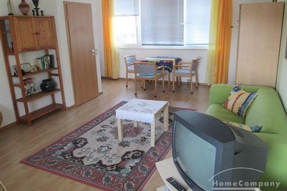 Bothfeld-Lahe-Isernhagen_Süd, Helles möbliertes Zimmer mit eigenem Bad und Pantryküche