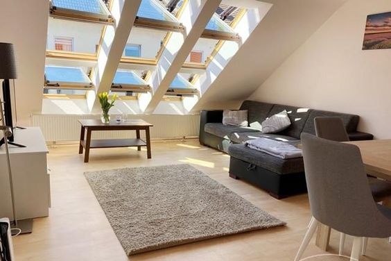 List-Oststadt, Sehr helle, modern möblierte Dachgeschosswohnung an der Lister Meile