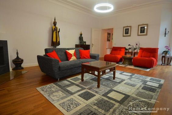 Sehr hochwertige 4 Zimmer Wohnung mit Garten