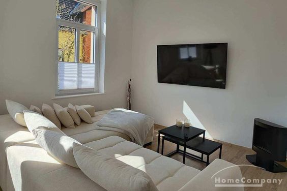 Schöne, moderne 4 Zi.-Wohnung, 1. OG, komplett und hochwertig ausgestattet. In ruhiger Lage Nähe Hbf und City.