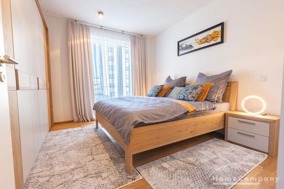 Exklusives Wohnen im Erstbezug! Voll möblierte 3-Zimmer-Wohnung mit Balkon