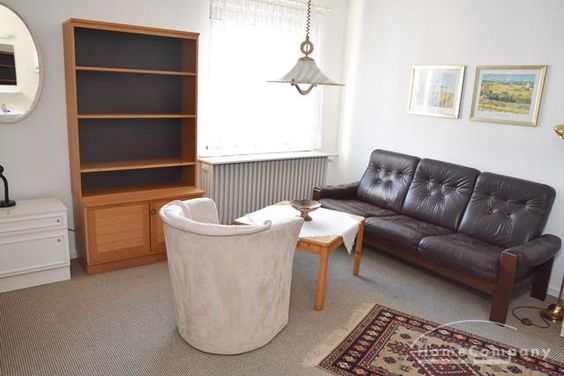 GrossBuchholz-Heideviertel, Praktisches, helles Zimmer im Dachgeschoss – an Wochenendheimfahrer