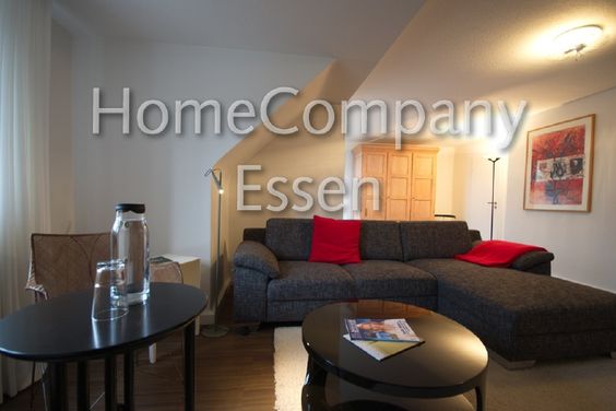 Tradition und Gegenwart in Essen: top sanierte Wohnung im historischen, denkmalgeschützten Ambiente, W-LAN, U-Bahn Anbindung.