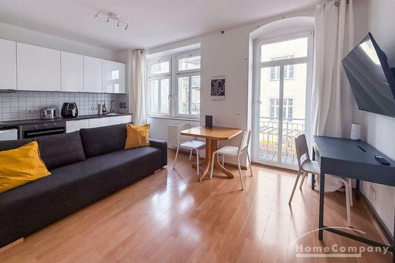 Möbliert/Furnished 2-Zimmer Apartment mit Balkon in Dresden-Neustadt max 3 Personen