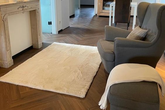 Modern möblierte 2-Zimmer-Wohnung mit Balkon in Feldkirchen