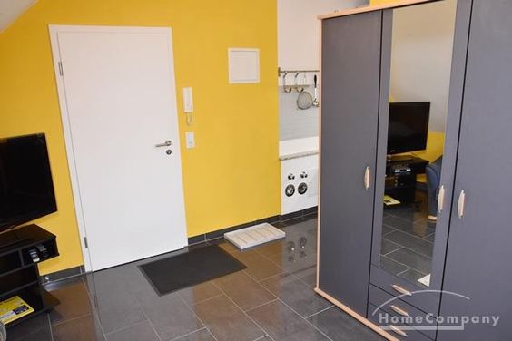 Pattensen,  Neues möbliertes Apartment mit Dachschräge im 1.OG im 2-Familienhaus in Neubaugebiet.