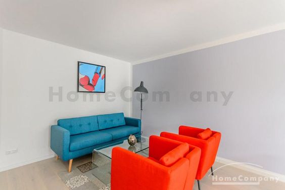 Sehr schöne, hochwertig  möblierte 2 Zimmer Wohnung mit Balkon in Sendling