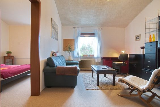 Für Berufspendler: Zwei gemütlich eingerichtete Zimmer in einem Einfamilienhaus, eigenes Bad, nette Wohnlage