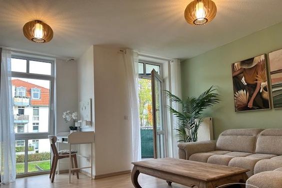 Möbliert/Furnished 2-Zimmer Apartment mit Balkon Nähe Elbepark! max. 2 Personen