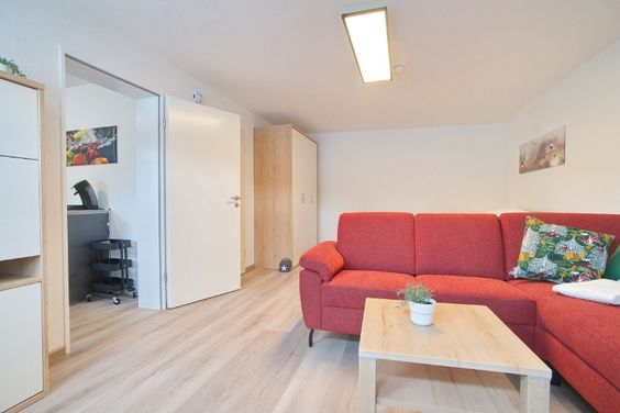 Komfortable, helle Wohnung mit neuer und hochwertiger Ausstattung, sehr ruhig gelegen