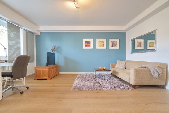 Ansprechende Wohnung in verkehrsgünstiger und dabei ruhiger Lage, sehr gute Parkmöglichkeiten, ideal für Berufspendler