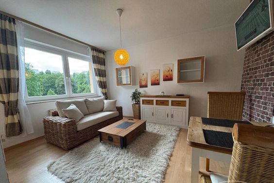 Möbliert/Furnished 2-Zimmer Apartment mit Balkon in Dresden-Johannstadt 2 Personen