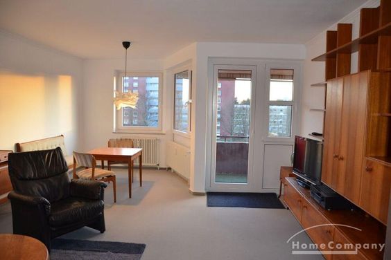 3 Zi.Whg., 3. Etage rechts, großer Balkon. Gute Lage in der Weststadt