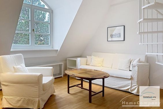 Exklusive Galerie-Wohnung in Nymphenburger Bestlage