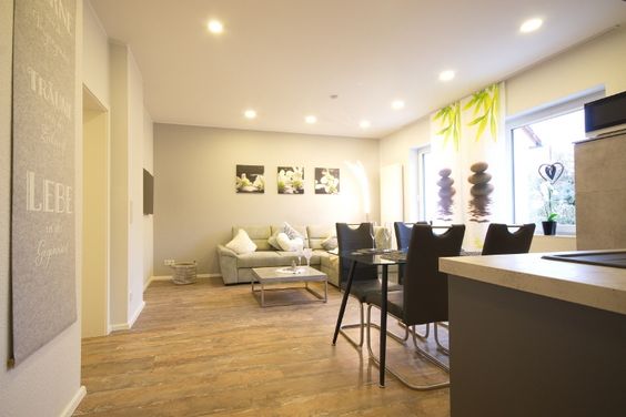 Wohnung mit zwei Schlafzimmern für zwei Arbeitskollegen oder Familien mit Balkon, Internet, Waschmaschine und Trockner