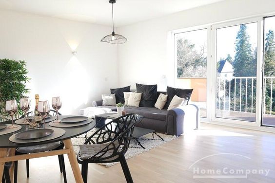 Modern möblierte 3-Zimmer-Wohnung mit Balkon in Sendling