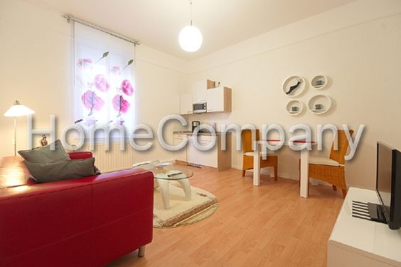 Ansprechende und moderne Wohnung mit kompletter Ausstattung, Straßenbahnanbindung, Nähe A 40 und A 43