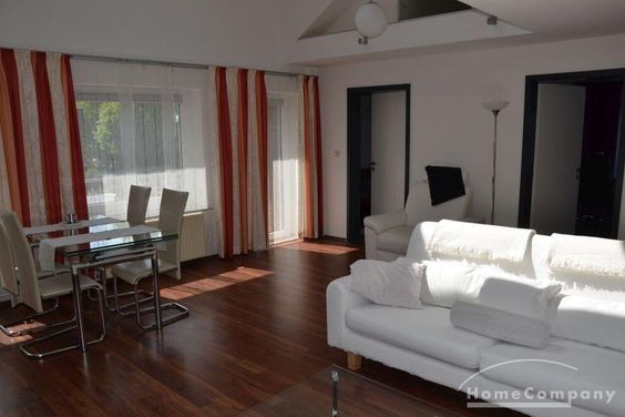 3 Zi.Whg., möbliert. 1. OG, Balkon nach Süden.