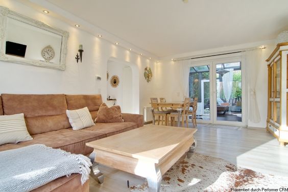 Wonderful fully furnished terrace house with conservatory, garden and parking space