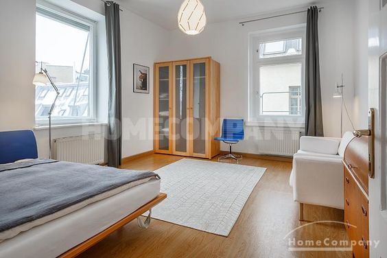 Ruhige und schöne 1,5 Zimmer-Altbauwohnung mit großem Balkon in der Isarvorstadt