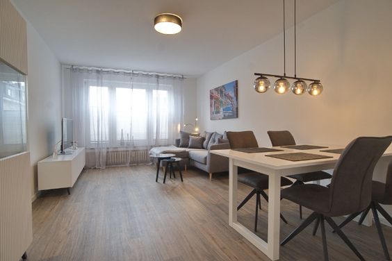 Schicke 2-Zimmer Wohnung mit kleinem Balkon und Internet im Herzen von Rüttenscheid nahe U-Bahn „Florastraße“