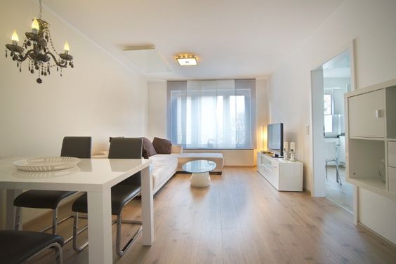 Stylish apartment in the appealing location Rüttenscheid, with top fittings and furnishings, internet access and balcony