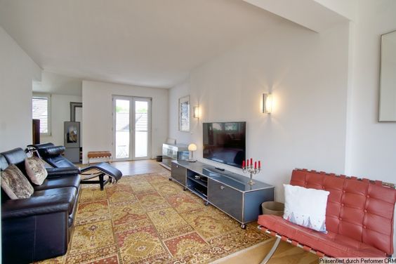 Schöne möblierte 3-Zimmerwohnung (Maisonette), 5 Minuten zu Fuß bis zum Hauptbahhof Düsseldorf