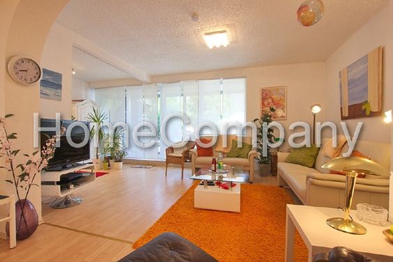 Modern und großzügig wohnen, Erdgeschoss mit Garten und Terrasse, schöne und dabei zentrale Wohnlage, zwei Schlafzimmer, Internetzugang u.v.m.