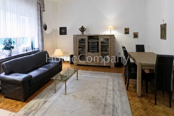 Wohnung mit Internetzugang in ruhiger Lage unweit der Straßenbahn, evtl. Terrassennutzung