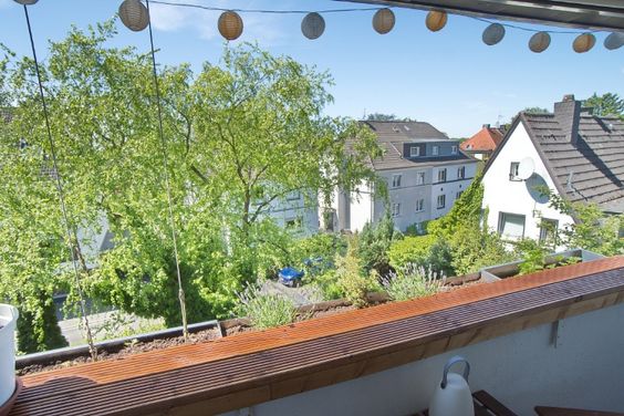 Wohnung mit Balkon in sehr schöner Lage, für 6 Monate zu vermieten, Internetzugang, S-Bahn